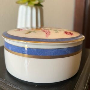 MIKASA Cozette Collection Powder/Trinket Box